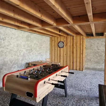 Holiday home Profiter En Famille Au Viscos.